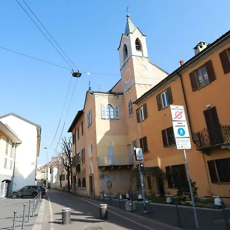 Laura's - I Navigli Che Vorrei * Milan